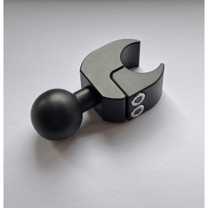 Windshield centre spar mount