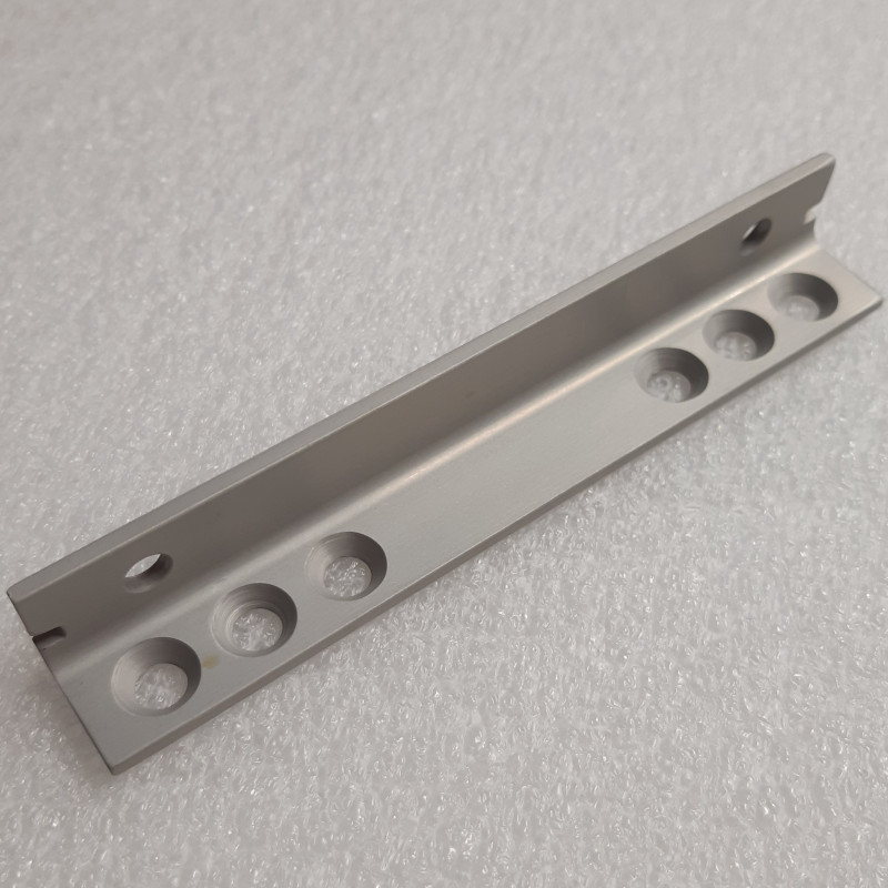 A185-6 BRACKET, LOWER